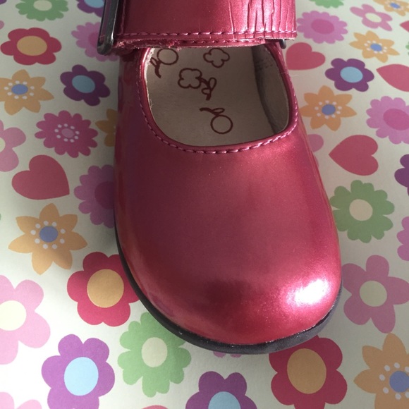 Umi Size US 5 Mary Jane style shiny pink shoes - Picture 7 of 10